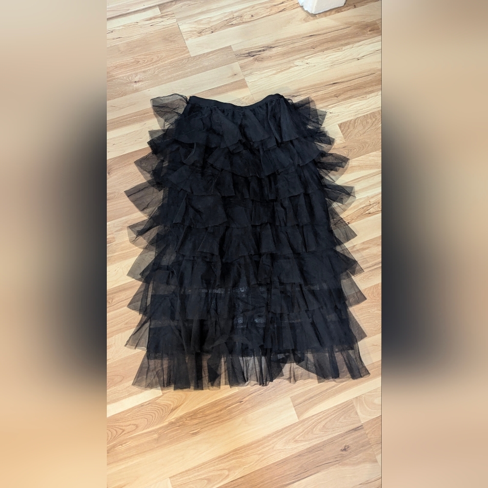 Elegant Black Layered Tulle Midi Skirt